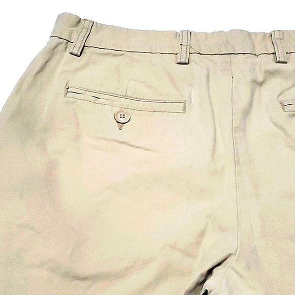 Old Navy Slim Fit Flat Front Khaki Shorts - Picture 6 of 9